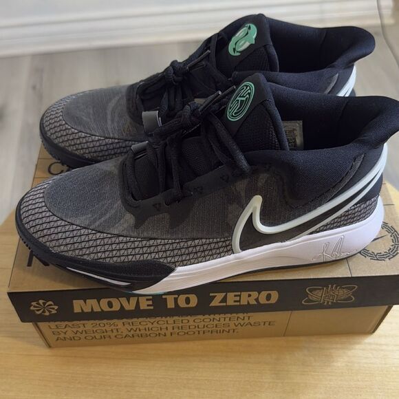 NEW- Nike Kyrie 8- Go GS Boys Shoes- Youth 7 (women’s 8.5) - Picture 3 of 9